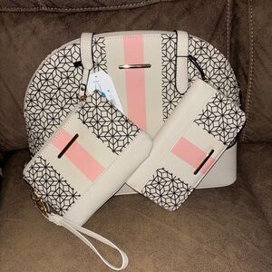 Ladies purse with wristlet-pouch Crossbody and sip around wallet